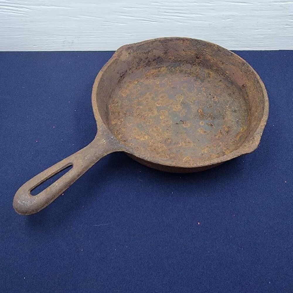 Vintage Cast Iron Skillet Frying Pan 6.5 Inch Rustic Kitchenware Cooking